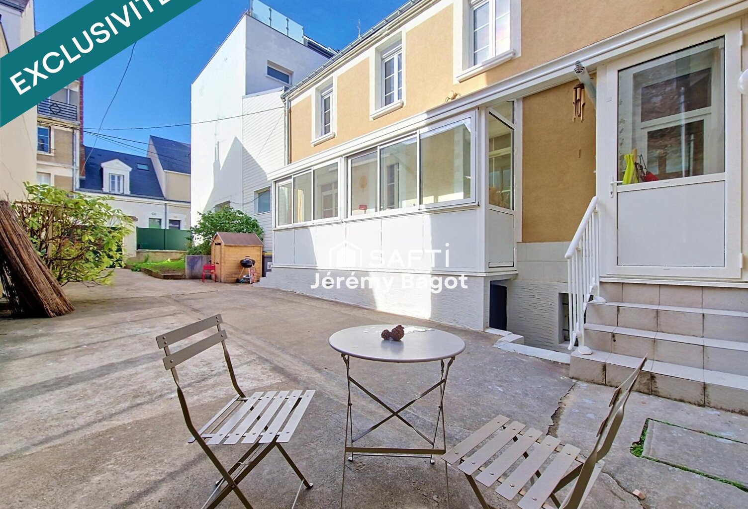 Tours Prébendes - Maison Type 5 de 90 m² avec véranda, cour et sous-sol — photo 1
