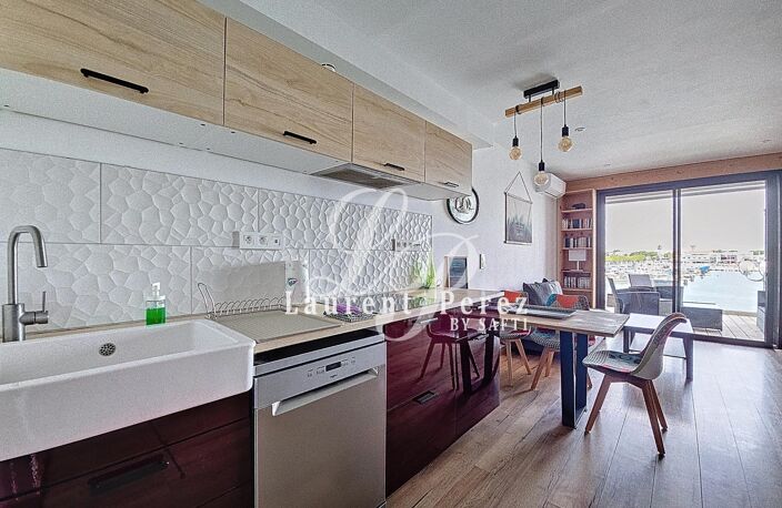 Superbe T2 en duplex  Vue port, dernier étage  Résidence récente — photo 3