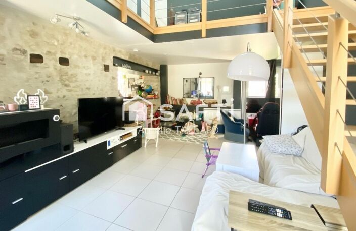 CRAVANT  Maison en pierre pleine de charme, architecture intérieur atypique et beaux volumes — photo 3