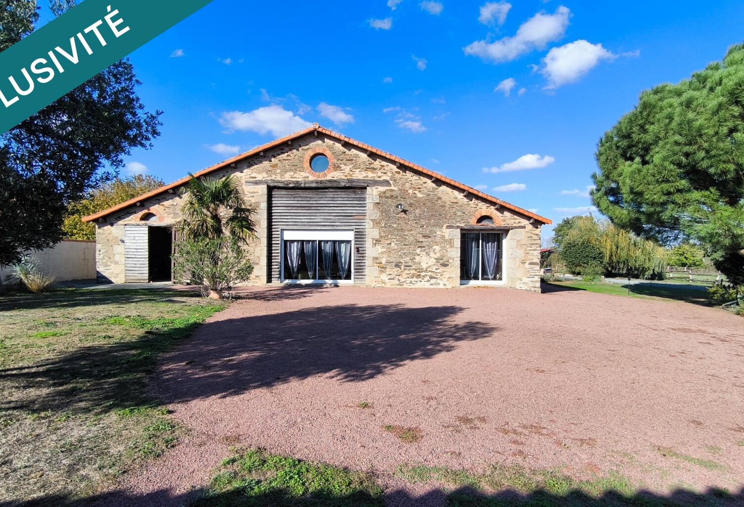 Maison pleine de charme avec piscine, terrasse et jardin sans vis-à-vis — photo 1
