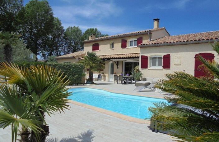VILLENEUVE-LA-COMPTAL  VILLA HAUT DE GAMME, PISCINE ET ZÉRO TRAVAUX — photo 2