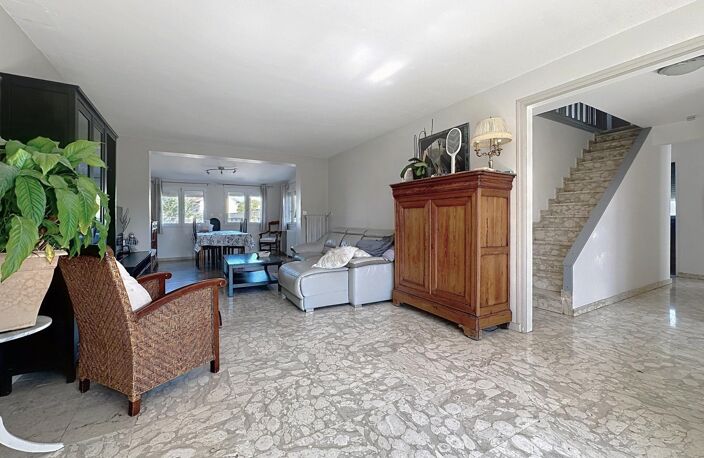 Maison familiale 5 chambres, bureau et sous-sol — photo 2