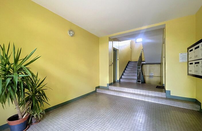 LES ARCEAUX FF4 AVEC BALCON ET CAVE — photo 2