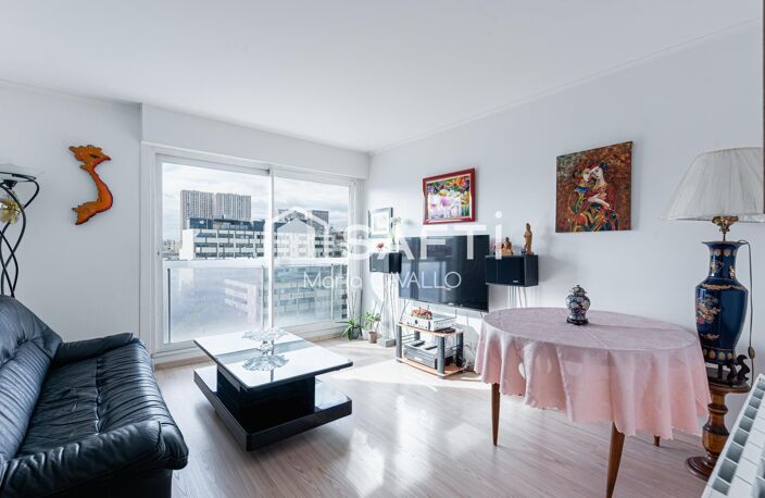 TRÈS BON ÉTAT, ÉTAGE ÉLEVÉ, VUE CIEL, ENSOLEILLÉ — photo 2