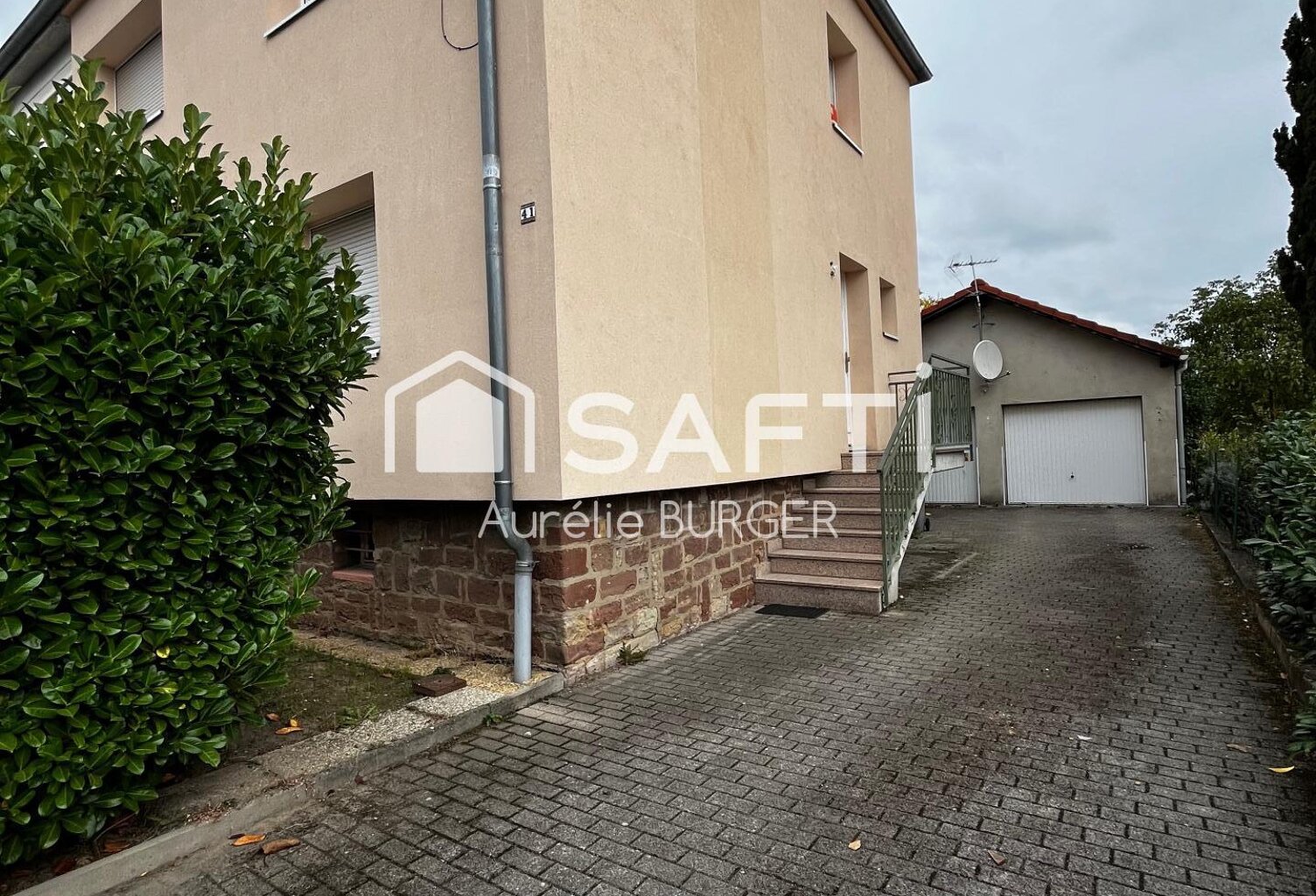 Maison semi mitoyenne — photo 1