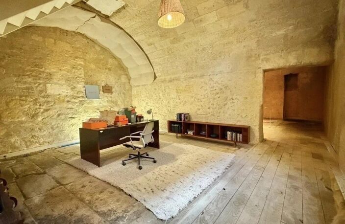 Bureaux commerciaux avec loft et ses caves voutées en pierre — photo 2