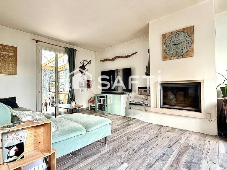 Belle maison familiale de 6 pièces avec 4 chambres située au Mesnil-Aubry. — photo 1