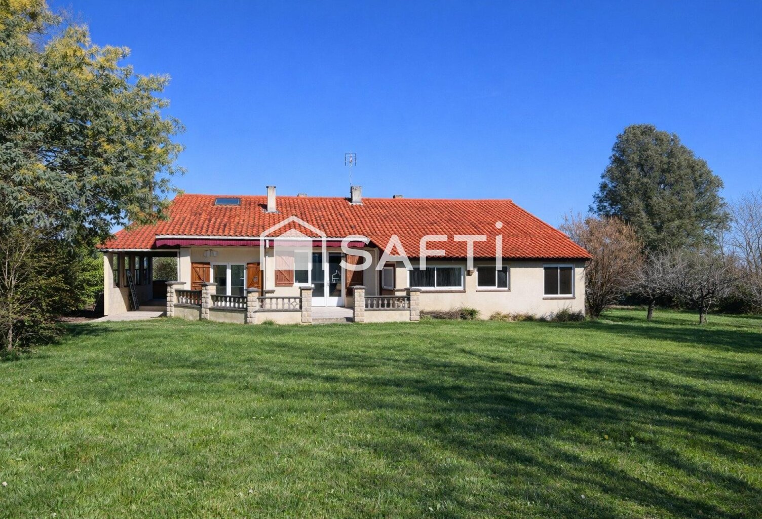 A Miélan villa T6 avec piscine et parc de 3500 m² — photo 1