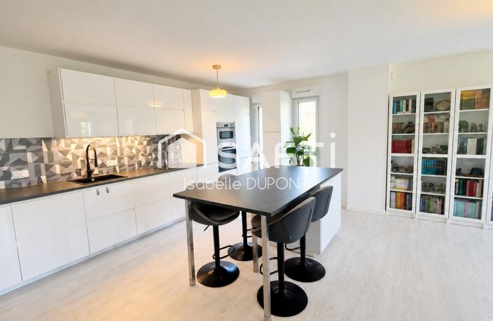 BRUGES  Grand T3 de 85 m² avec 2 balcons et 2 parkings — photo 2