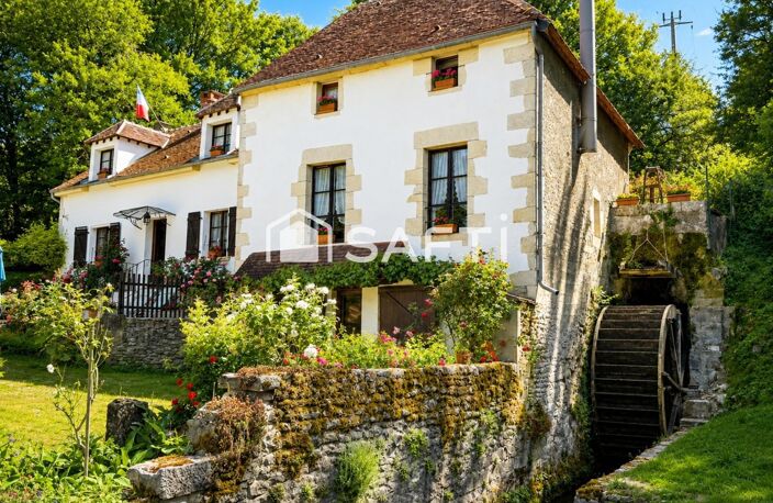 Moulin de caractère avec bief, roue et dépendances — photo 2