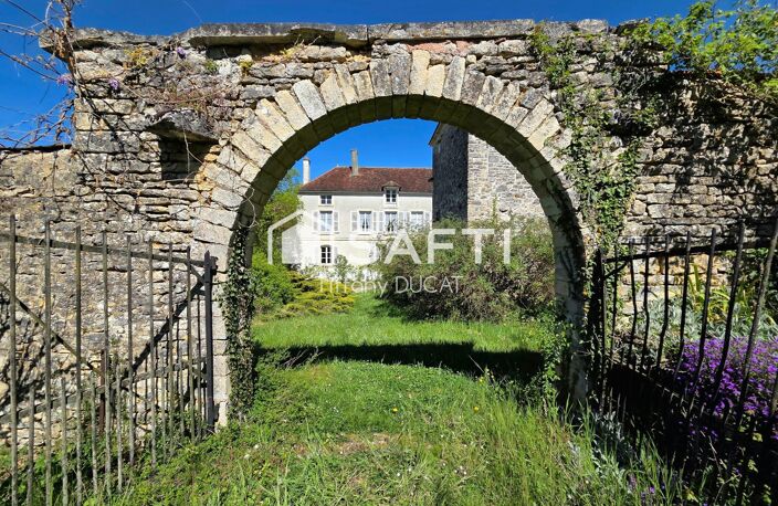 Maison de Maître à la campagne avec dépendances et terrain arboré. — photo 5