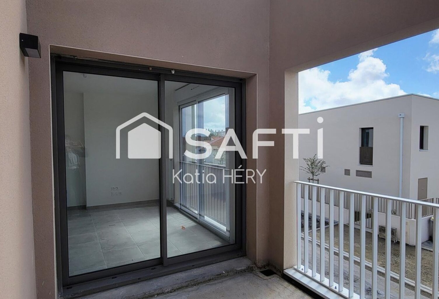 T3 en R+1 avec BALCON + 2 PARKINGS — photo 1