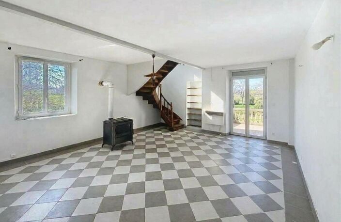 Maison individuelle avec garage et grand terrain — photo 4