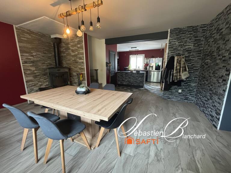 Une maison aux multiples possibilités, idéale pour une famille en quête d'espace et de sérénité ! — photo 1