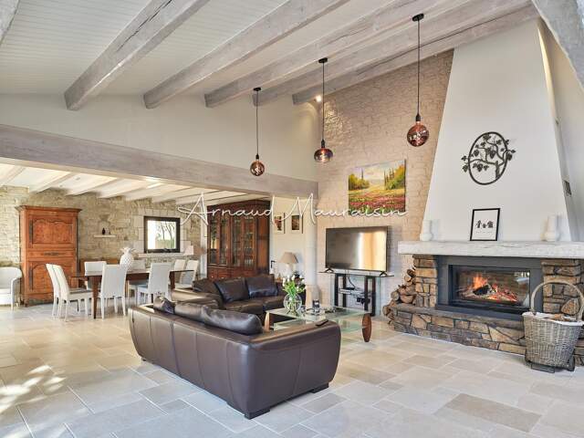 Maison familiale avec piscine et terrain paysagé ! — photo du bien