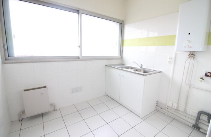 Location appartement 2 pièces 46 m² à Toulouse (31300) — photo 4