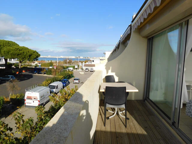 Studio d'angle avec vue latérale sur la mer — photo du bien