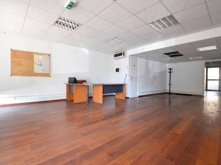 Local commercial Saint Roch — photo 1