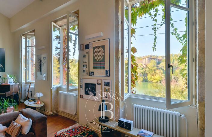 Caluire-et-Cuire – Duplex comme une maison d’environ 186,93 m² – 4 chambres – Jardin privatif d'environ 600 m² avec piscine – Vue exceptionnelle sur la Saône et l’Île Barbe — photo 4