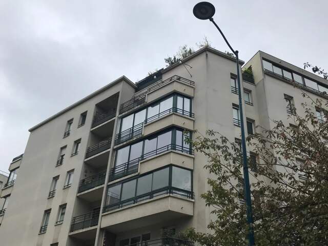 2 Pièces avec balcon proche métro église — photo du bien