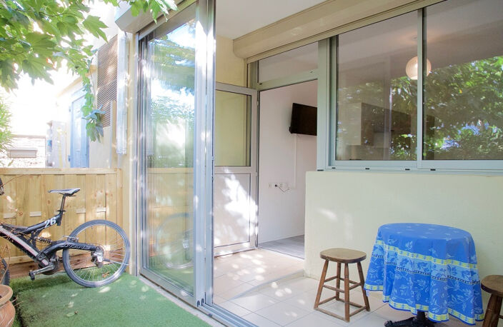 Double studio en rez-de-jardin à 100m des plages — photo 2