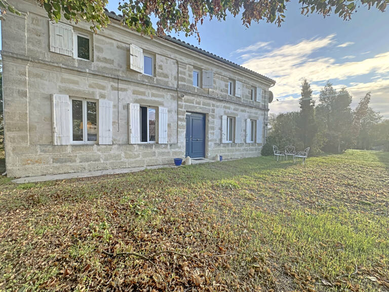 Maison en pierre - 3 chambres - jardin et piscine - 5 mins d — photo 1