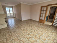 Maison 91 m2 à réinventer   Sous-sol complet et beau potenti — photo 2