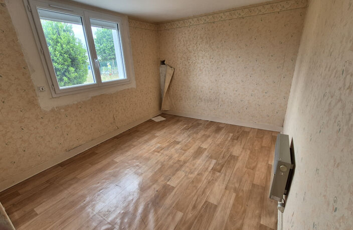 Maison 91 m2 à réinventer   Sous-sol complet et beau potenti — photo 4