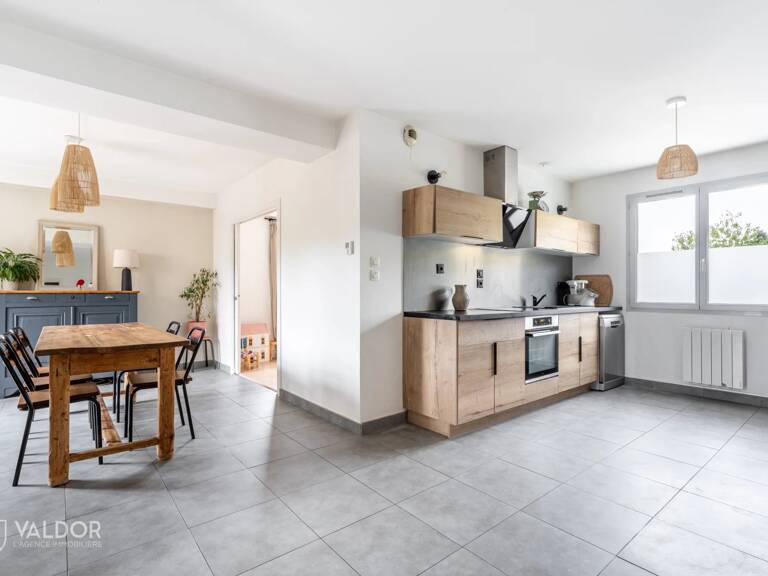 T4 DUPLEX – HYPERCENTRE – 2 STATIONNEMENTS – BALCON – CAVE — photo 1