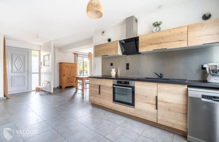 T4 DUPLEX – HYPERCENTRE – 2 STATIONNEMENTS – BALCON – CAVE — photo 2