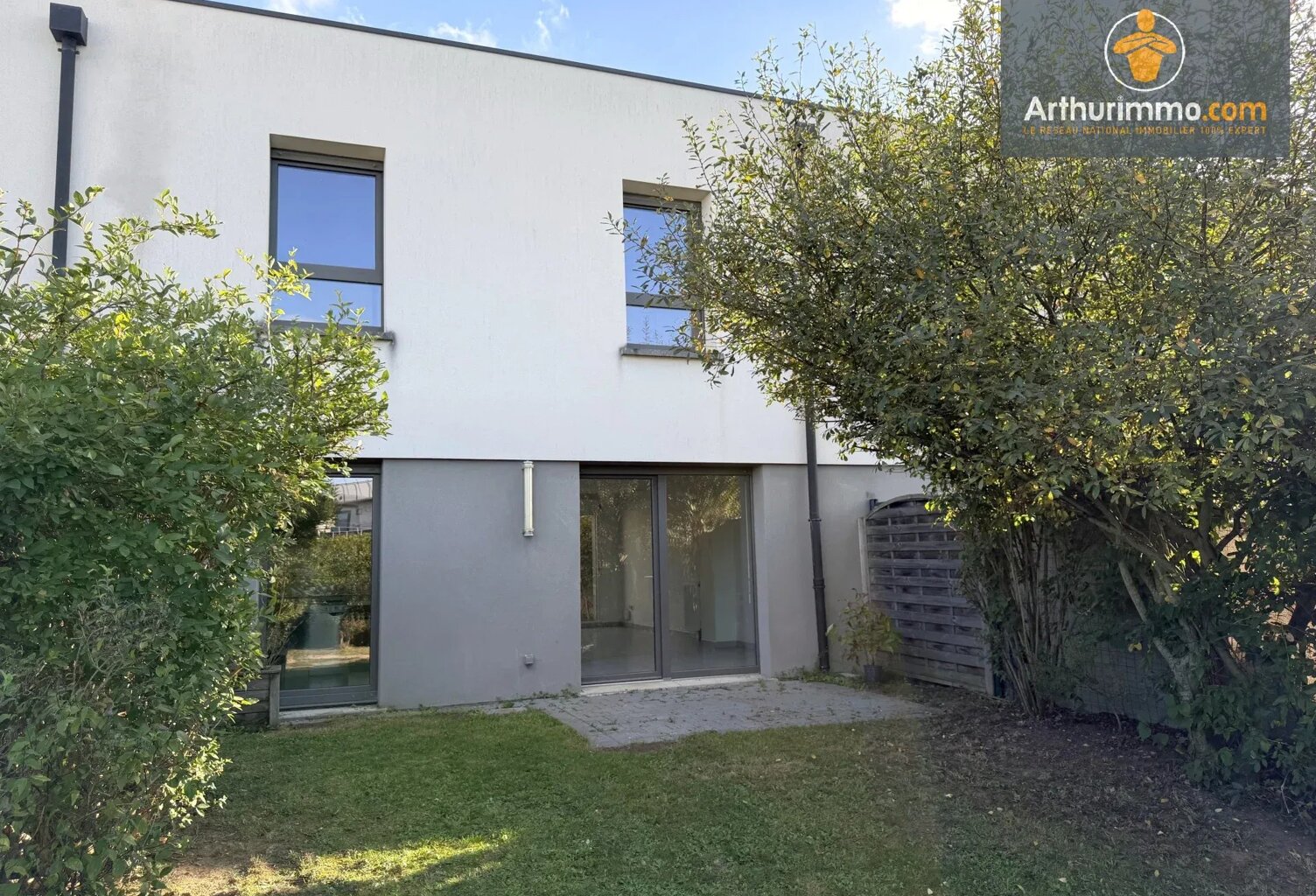 Lacroix Saint Ouen,  4 chambres, garage — photo 1
