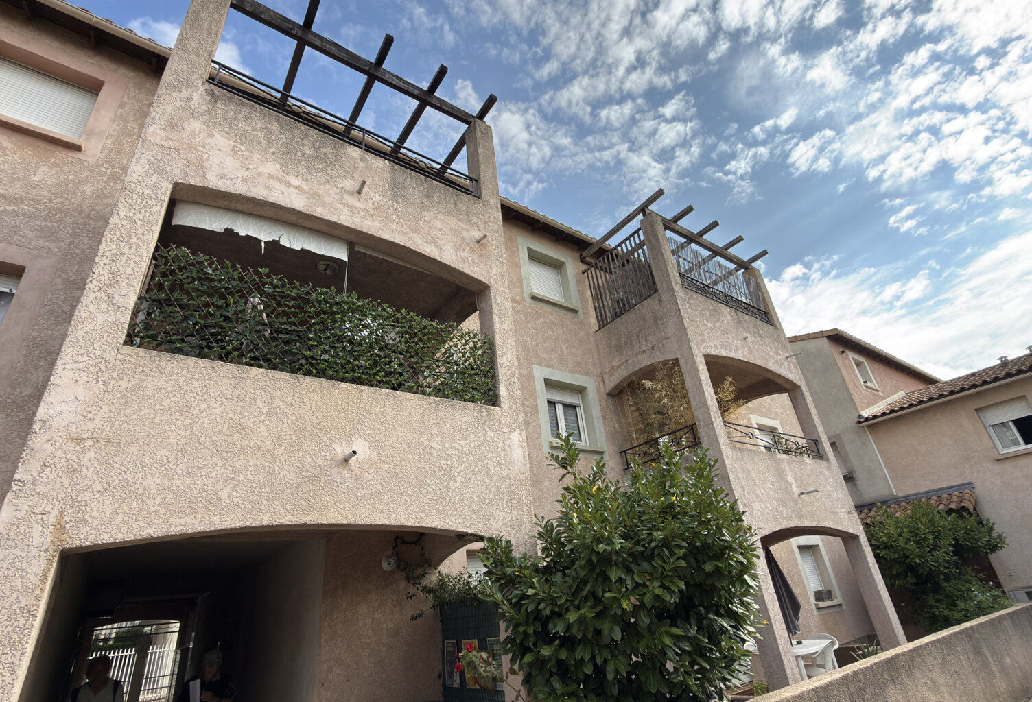 NIMES-QUARTIER DES AMOUREUX. Dans résidence sécurisée, P3 de — photo 1