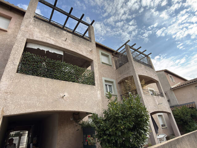 NIMES-QUARTIER DES AMOUREUX. Dans résidence sécurisée, P3 de — photo du bien