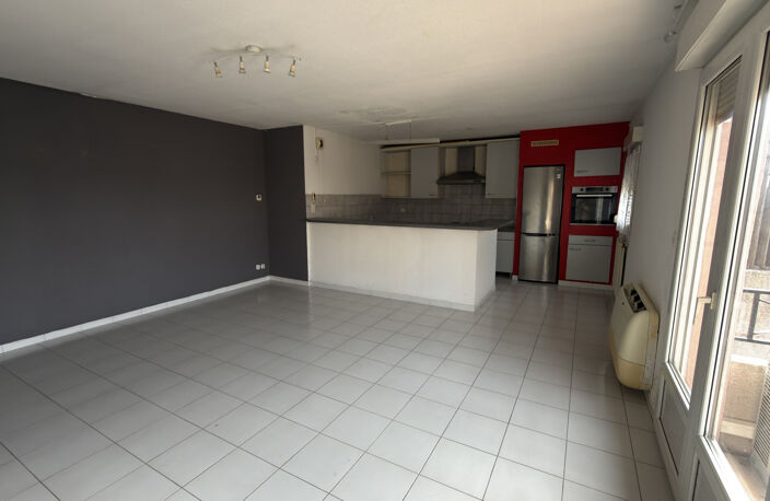 NIMES-QUARTIER DES AMOUREUX. Dans résidence sécurisée, P3 de — photo 5
