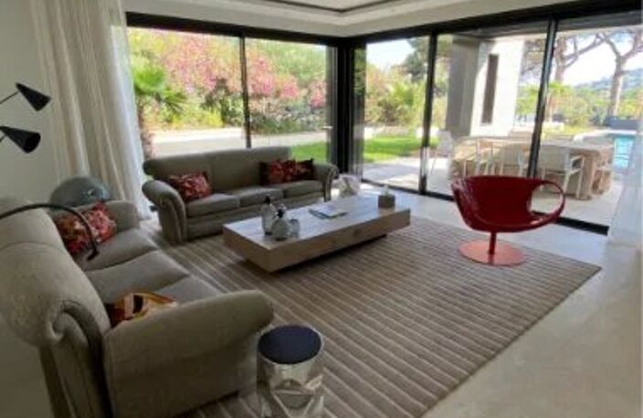 VILLA HAUT DE GAMME DE 230 M² AVEC VUE MER À SAINTE-MAXIME — photo 4