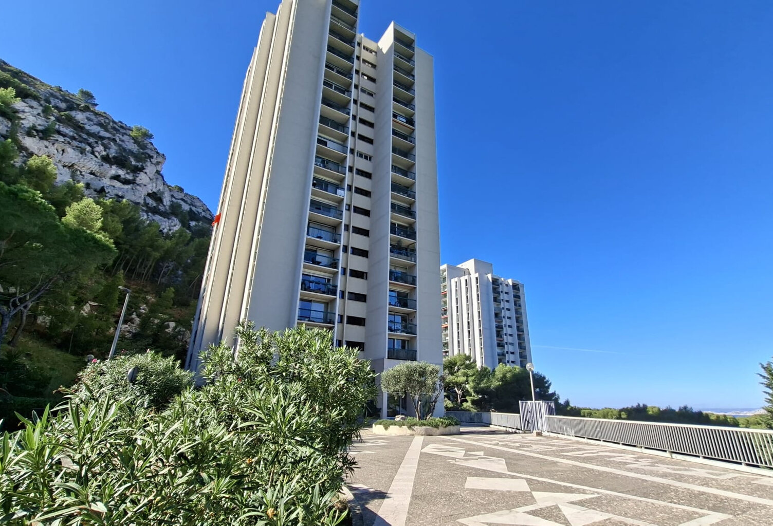 T3/4 PARC DU ROY D'ESPAGNE 13008 MARSEILLE — photo 1