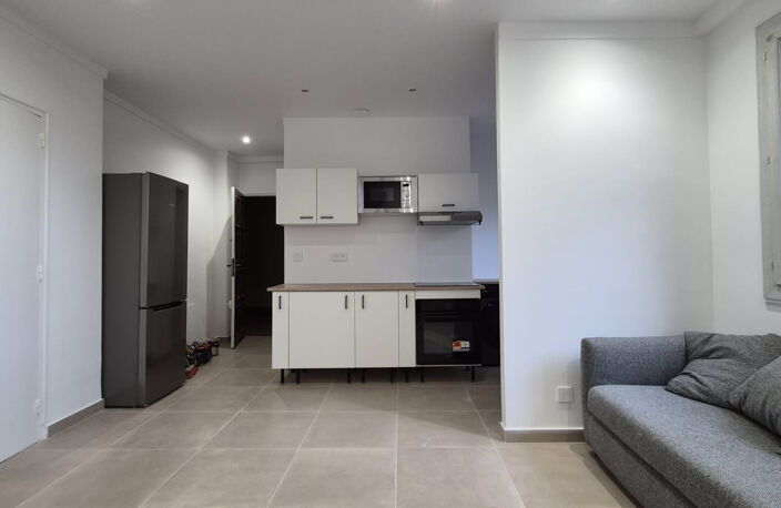 À LOUER   SUPERBE T3 MEUBLÉ ENTIÈREMENT RÉNOVÉ   SECTEUR VIE — photo 2