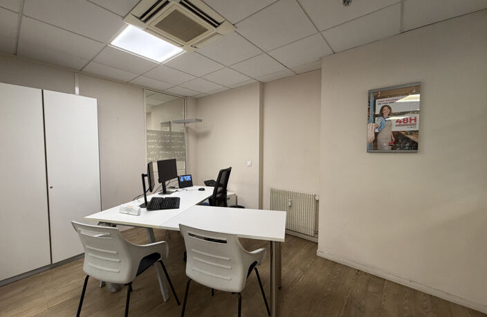 Local Commercial RDC - Paris 12 - 144 m2 - Climatisé — photo 3