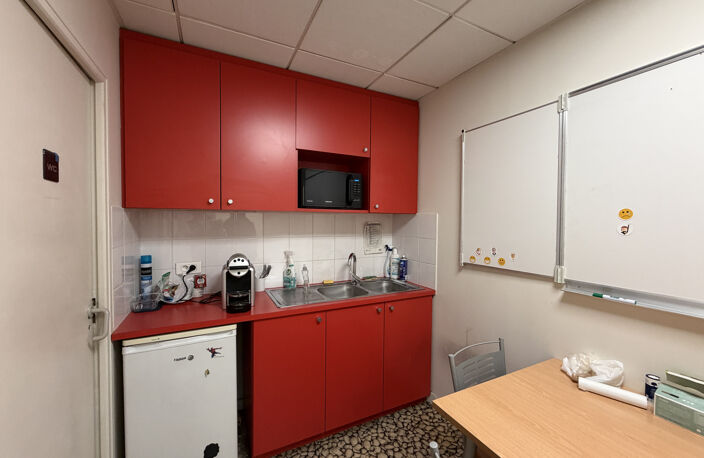 Local Commercial RDC - Paris 12 - 144 m2 - Climatisé — photo 4