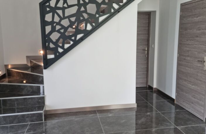 Villa — photo 3
