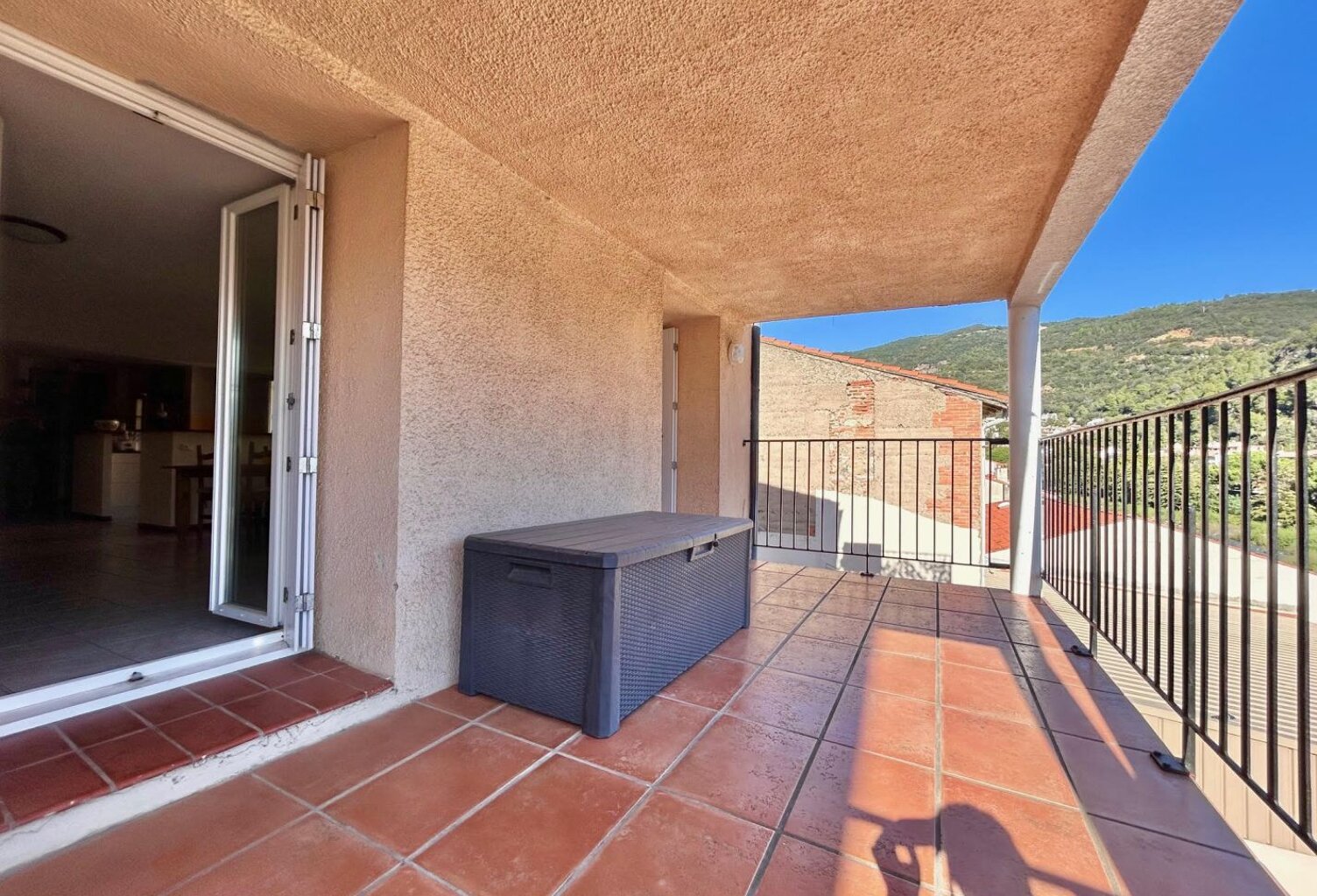 3 Pièces terrasse vue sur montagnes — photo 1