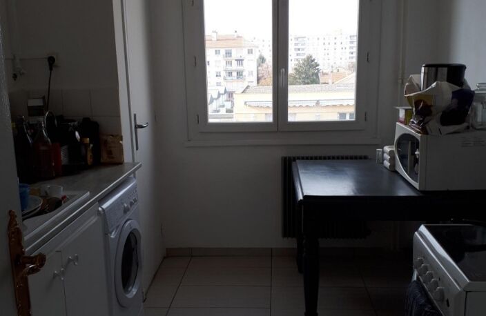 Location appartement 3 pièces 55 m² à Villeurbanne (69100) — photo 3