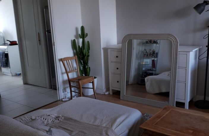 Location appartement 3 pièces 55 m² à Villeurbanne (69100) — photo 5