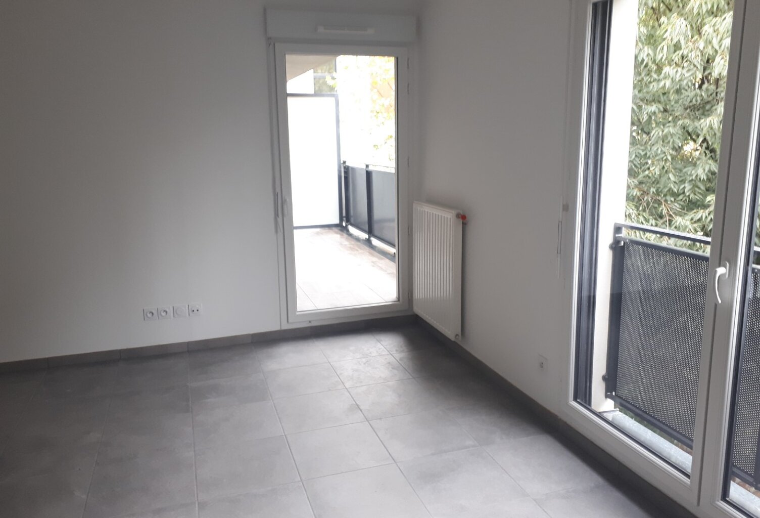 Location appartement 3 pièces 56 m² à Lyon 8 (69008) — photo 1