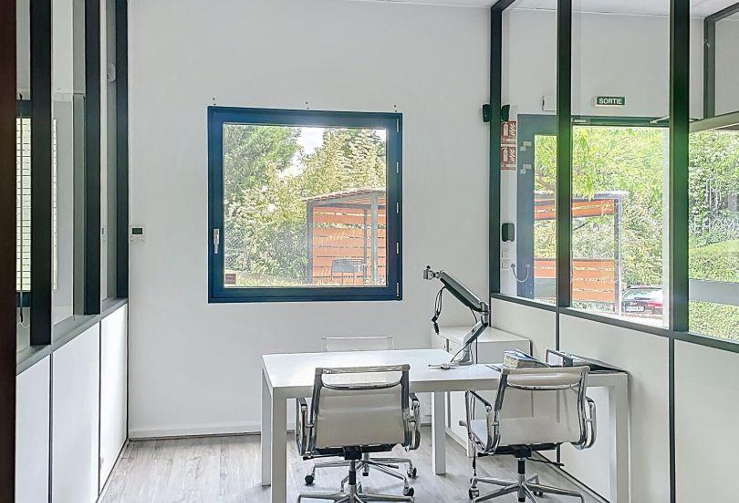 Location Bureaux 143 m&sup2; — photo 1