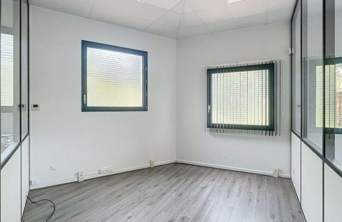 Location Bureaux 143 m&sup2; — photo 4