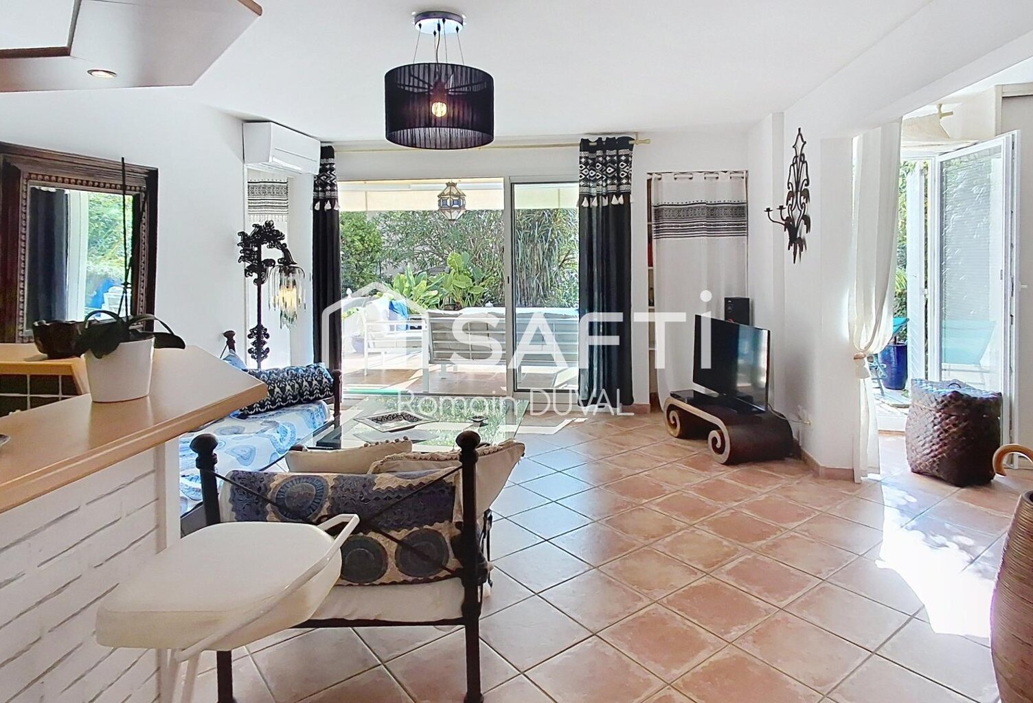 Appartement T2 bis en rez-de-jardin avec terrasse et aperçu mer — photo 1