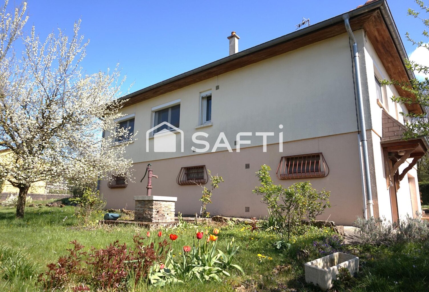 Maison familiale au calme de 115 m² sur 1100m² de terrain clos et arboré. — photo 1