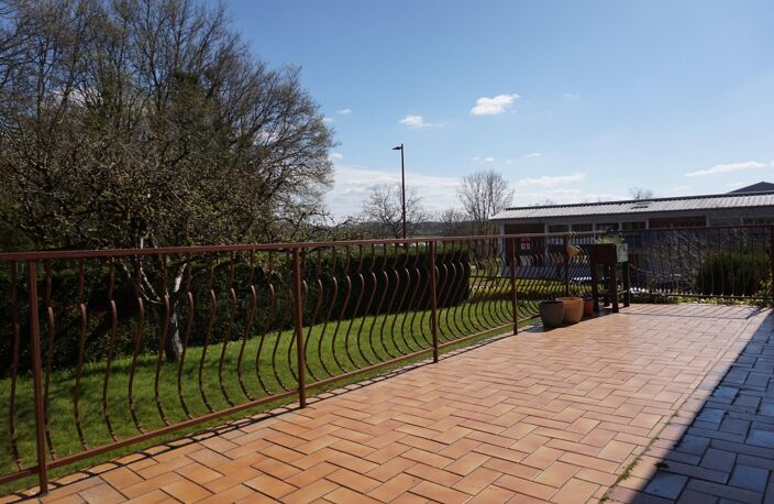 Maison familiale au calme de 115 m² sur 1100m² de terrain clos et arboré. — photo 5