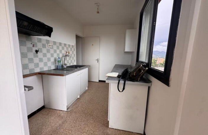 A VENDRE !!!! Bel Appartement  T3 de 63 m2 à Marseille — photo 2